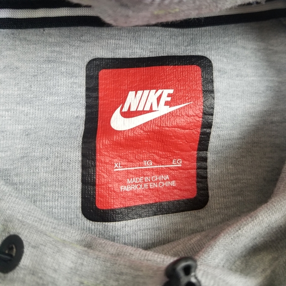 Nike Tech Fleece Workout Athletic Pullover Hoodie - Picture 2 of 9